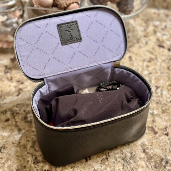 BVLGARI | Emirates First Class Train Case Amenity Kit for Women - Picture 7 of 12